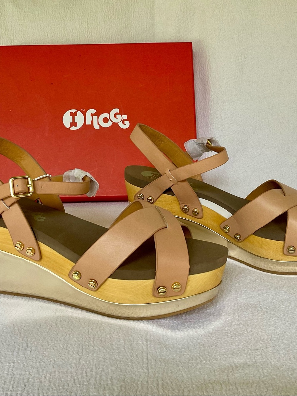 NWT FLOGG Nude/Metallic Leather Crisscross Wedge Sandals